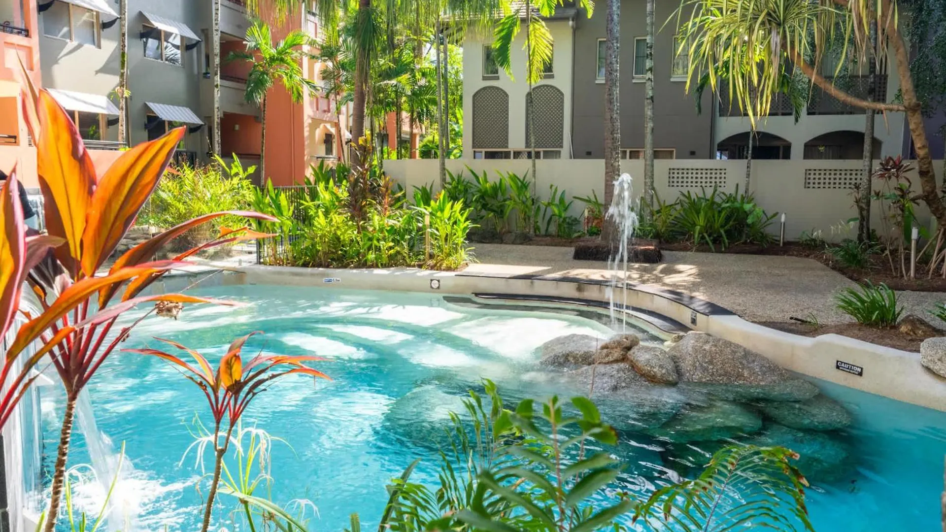 Leaf & Luxe - 9 Pools Bbq & Gym Apartment Westcourt Australia