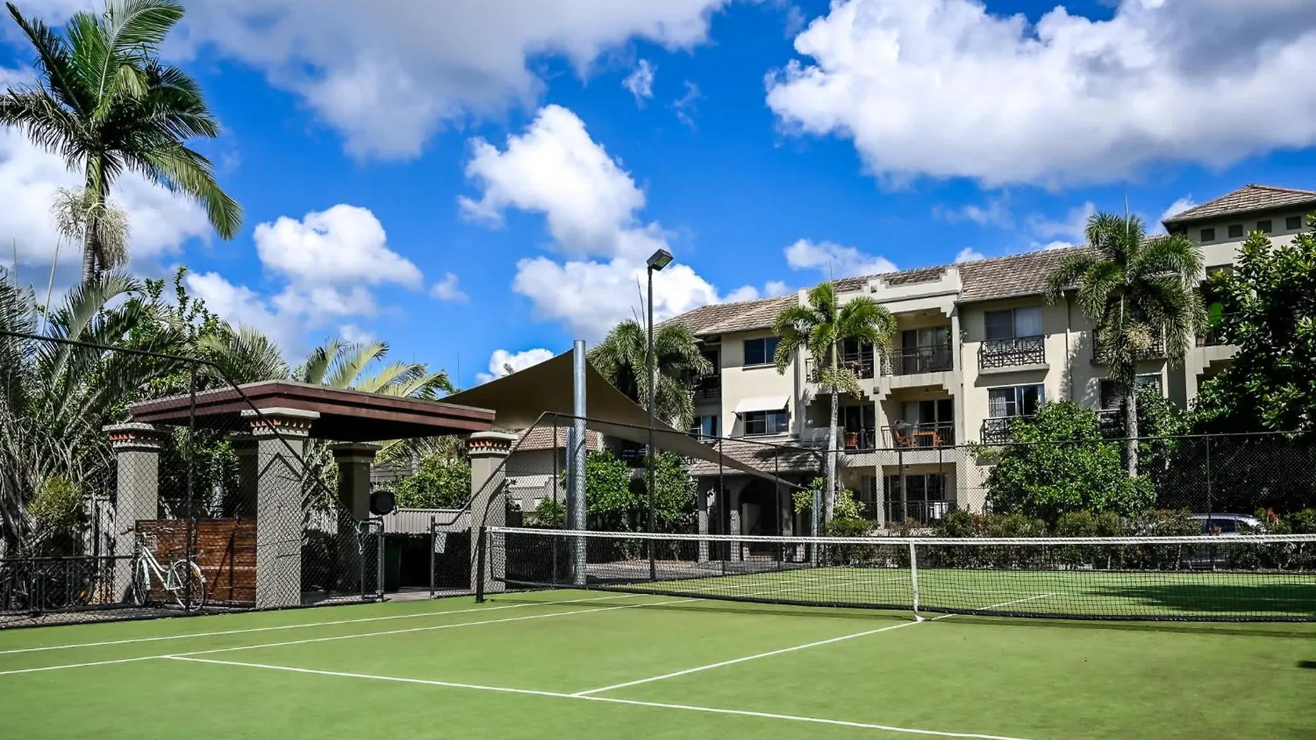Leaf & Luxe - 9 Pools Bbq & Gym Apartment Westcourt